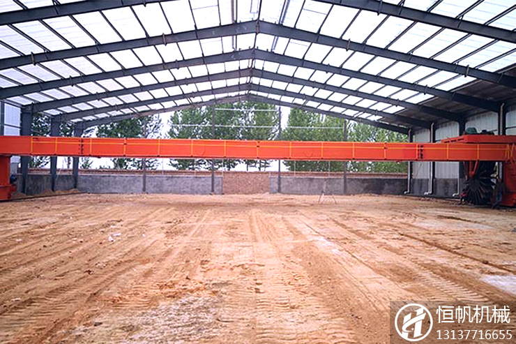 輪盤式翻堆機(jī)(圖1) 輪盤式翻拋機(jī)工作原理