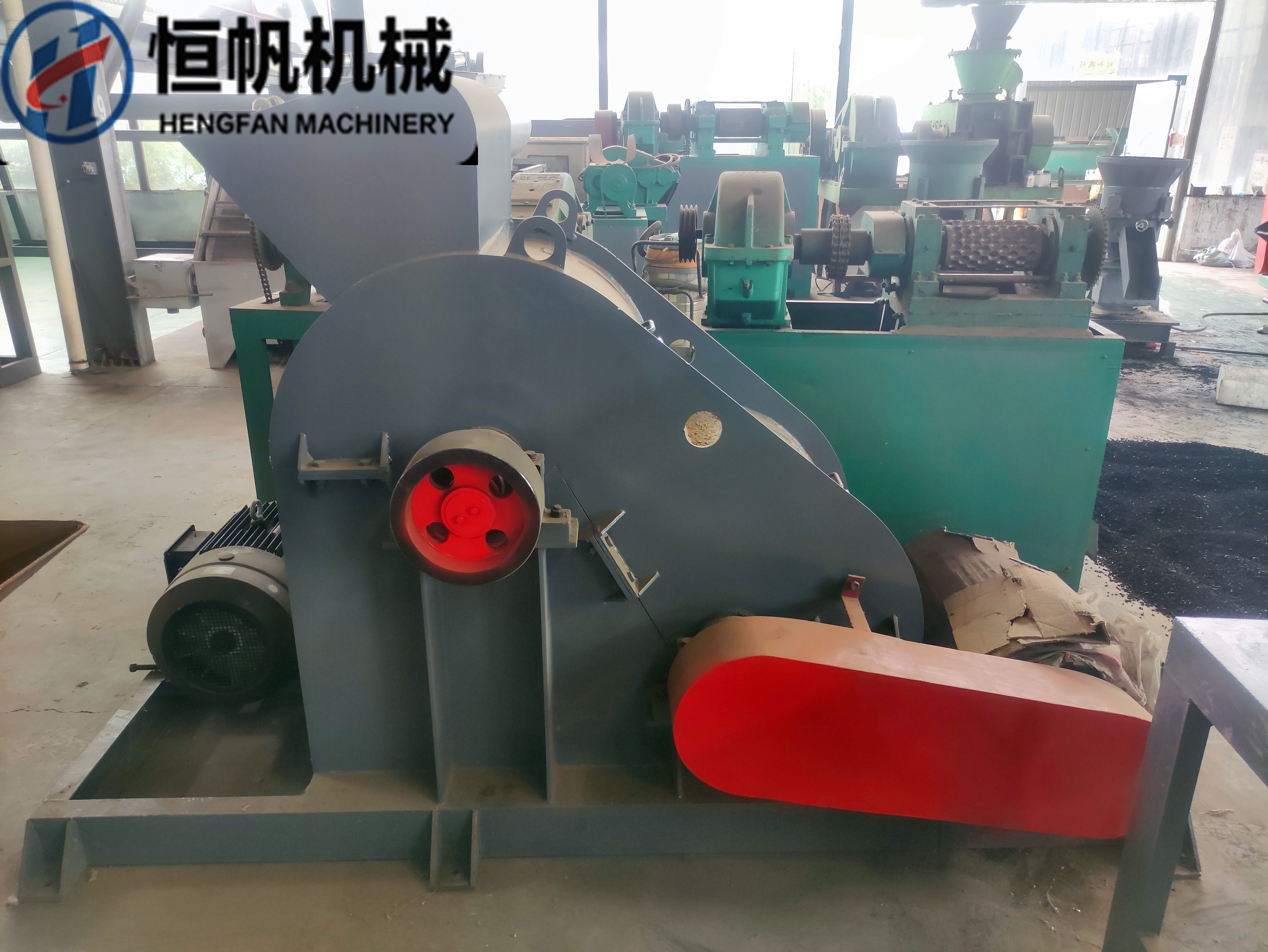 翻堆機與其他類型機如“打翻機”、 “攪拌機”、“螺旋翻攪機”等相比具有顯著特點(圖1)